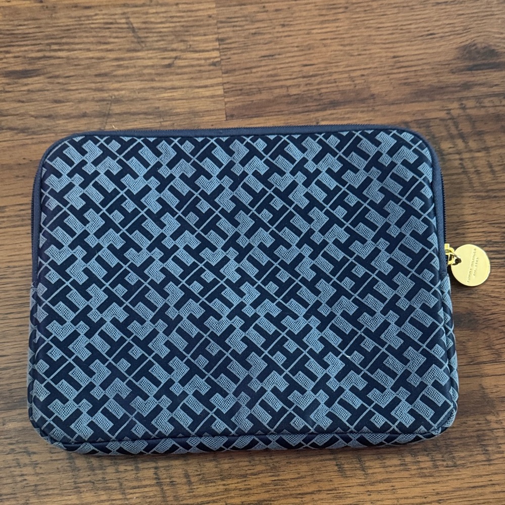 Tommy Hilfiger IPad Holder